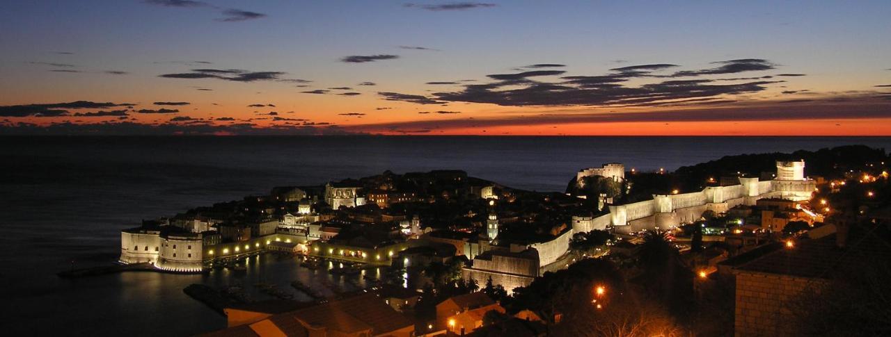 Appartamento Panoramic Sea And Old Town View Ragusa Esterno foto
